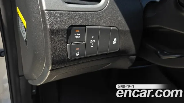 Hyundai Elantra 2015 thumb 3