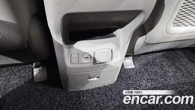 Kia Carnival 2015 thumb 7