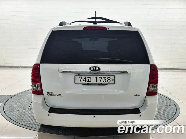 Kia Canival 2014 thumb 2