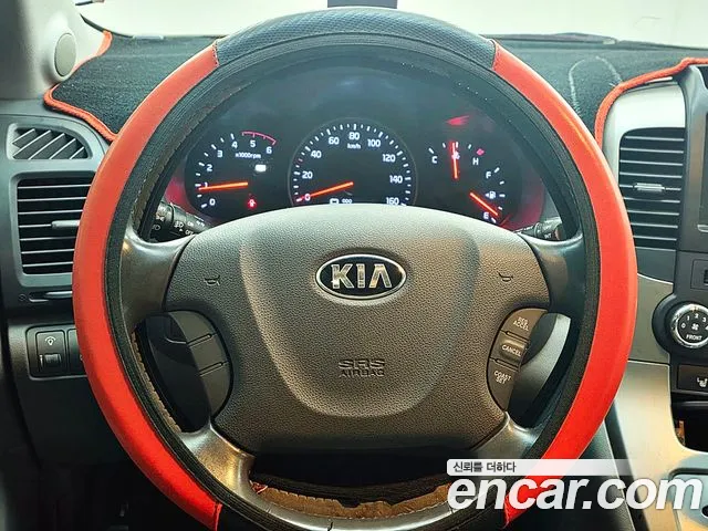 Kia Canival 2014 thumb 11