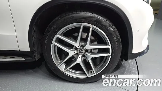 Mercedes-Benz GLE-Класс 2017 thumb 11