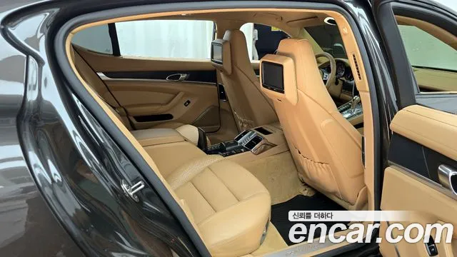 Porsche Panamera 2014 thumb 2