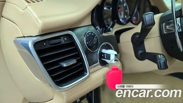 Porsche Panamera 2014 thumb 11
