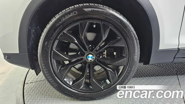 BMW X4 2017 thumb 8