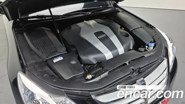 Hyundai Genesis 2013 thumb 3