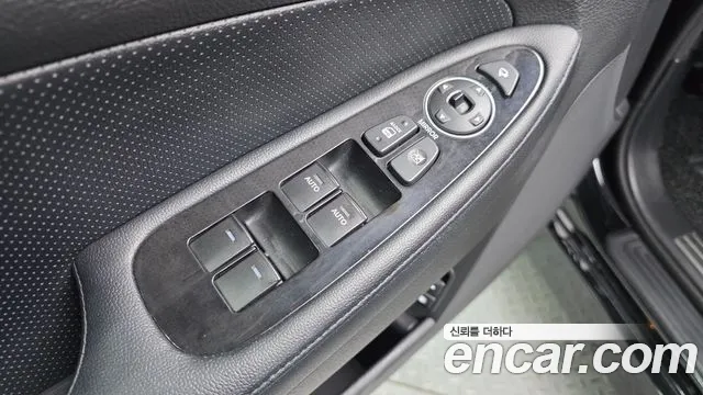 Hyundai Genesis 2013 thumb 5