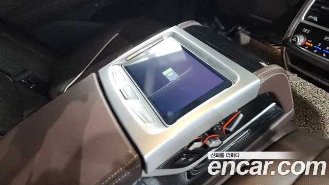 BMW 7 серии 2020 thumb 11