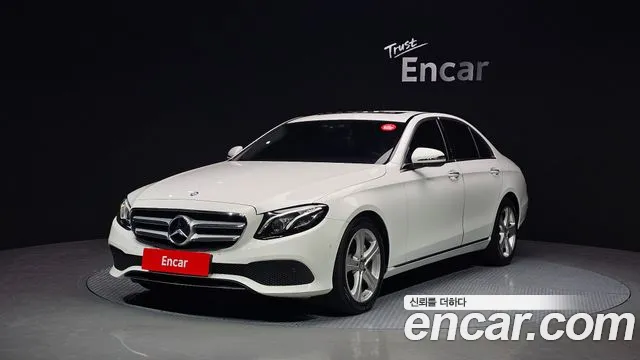 Mercedes-Benz E-Class 2017 thumb 9