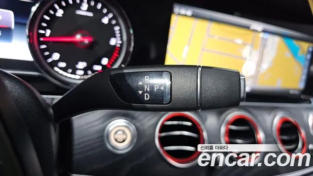 Mercedes-Benz E-Class 2017 thumb 2
