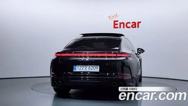 Porsche Panamera 2025 thumb 3