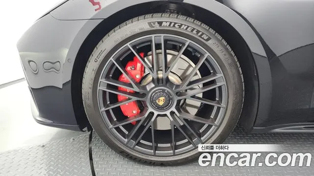 Porsche Panamera 2025 thumb 7