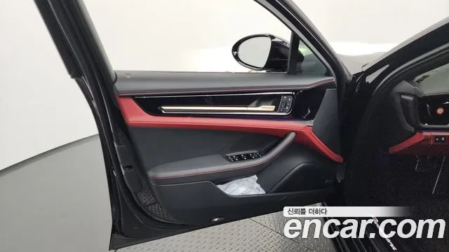 Porsche Panamera 2025 thumb 4