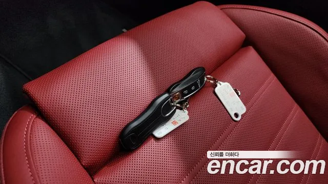Porsche Panamera 2025 thumb 8