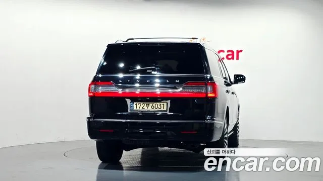 Lincoln Navigator 2021 thumb 12