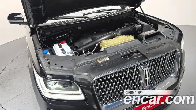 Lincoln Navigator 2021 thumb 6