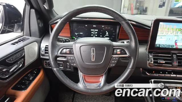Lincoln Navigator 2021 thumb 9