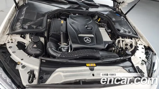 Mercedes-Benz C-Class 2016 thumb 3