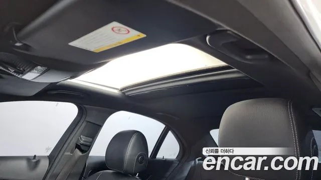 Mercedes-Benz C-Class 2016 thumb 12