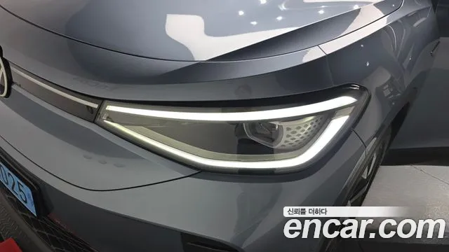 Volkswagen ID.4 2023 thumb 3