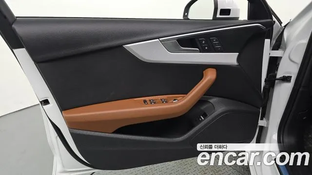 Audi A4 2022 thumb 4