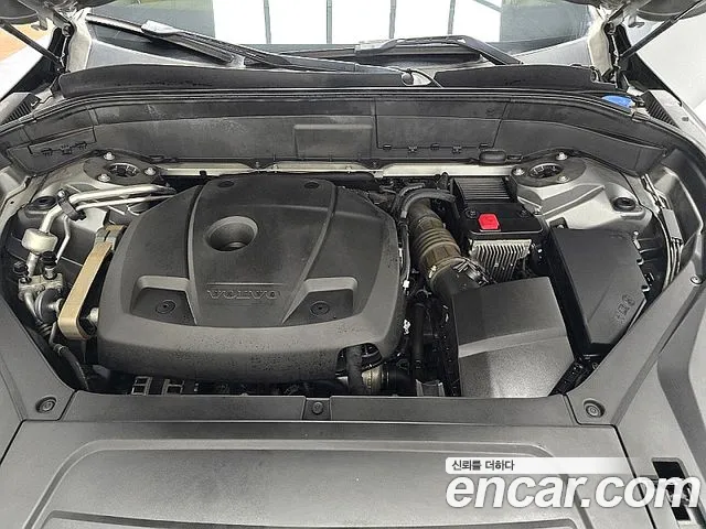 Volvo XC90 2019 thumb 10