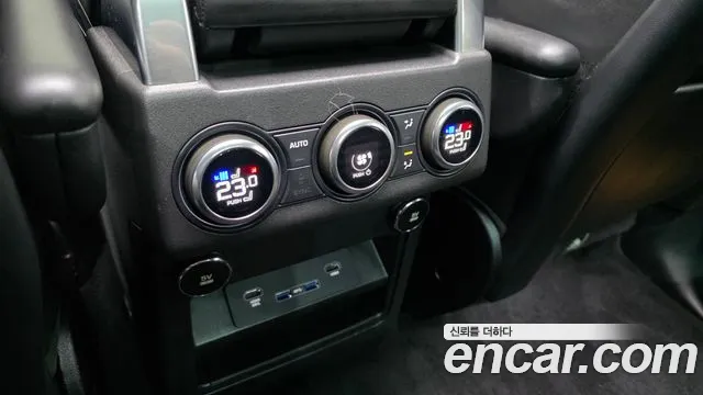 Land Rover Discovery 2018 thumb 9