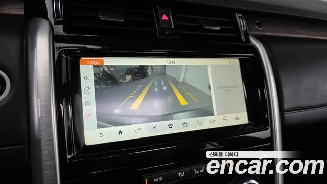 Land Rover Discovery 2018 thumb 10