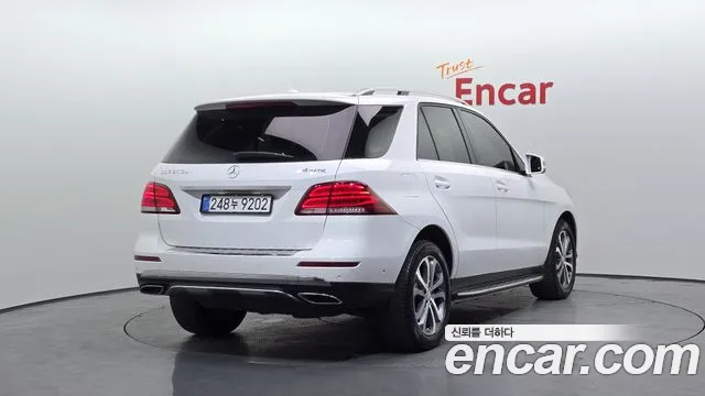 Mercedes-Benz GLE-Класс 2016 thumb 8