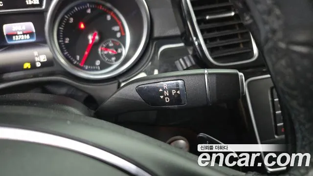 Mercedes-Benz GLE-Класс 2016 thumb 11