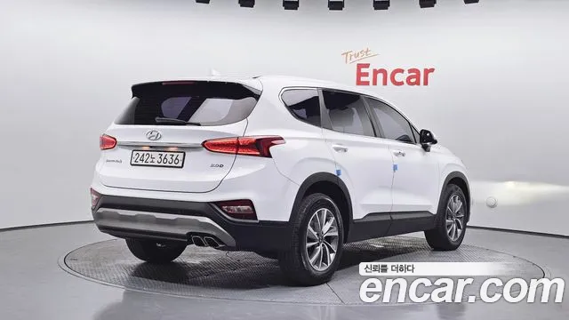 Hyundai Santa Fe 2018 thumb 4