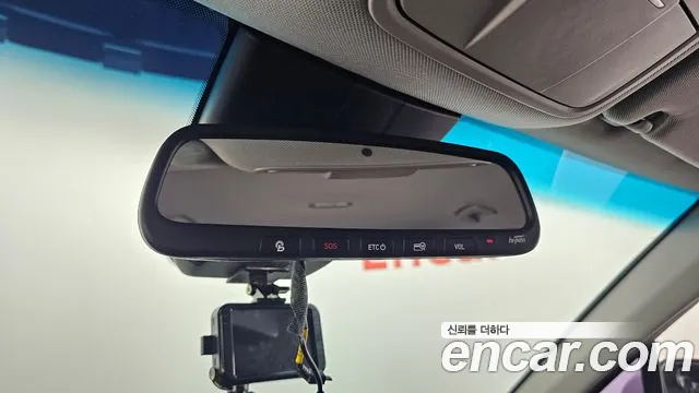 Hyundai Santa Fe 2018 thumb 9