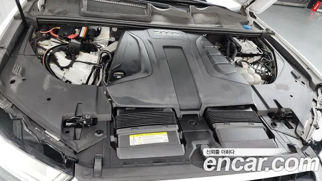 Audi Q7 2019 thumb 6