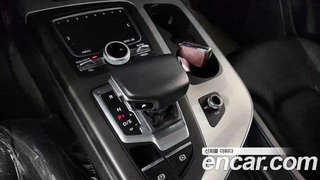 Audi Q7 2019 thumb 7