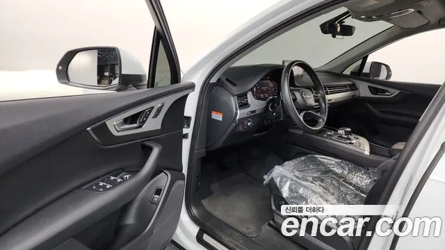 Audi Q7 2019 thumb 12