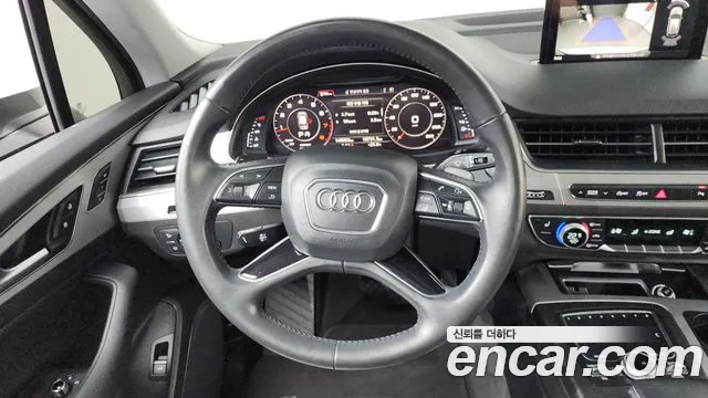 Audi Q7 2019 thumb 8