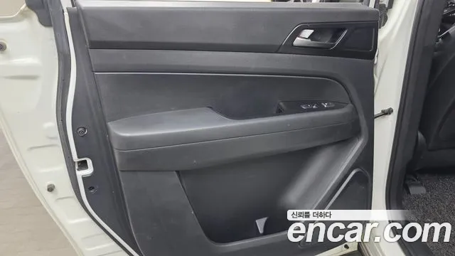 KGM Rexton 2021 thumb 3