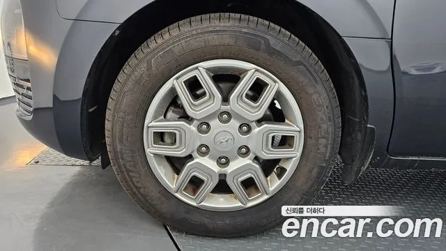 Hyundai Staria 2021 thumb 4