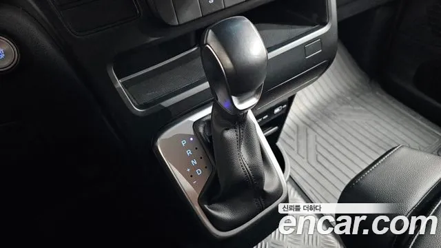 Hyundai Staria 2021 thumb 12