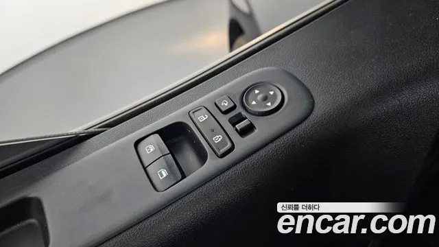 Hyundai Staria 2021 thumb 6