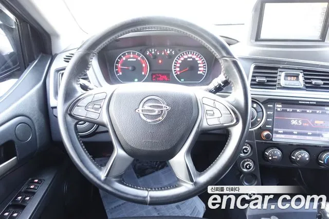 KGM Korando 2016 thumb 8