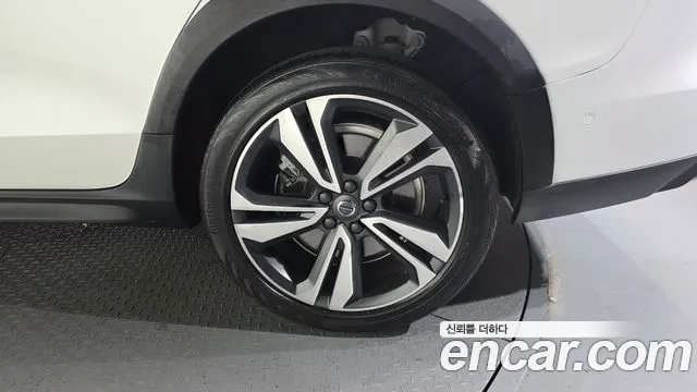 Volvo V60 Cross Country 2020 thumb 12
