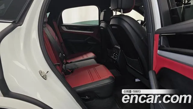 Porsche Cayenne 2023 thumb 4
