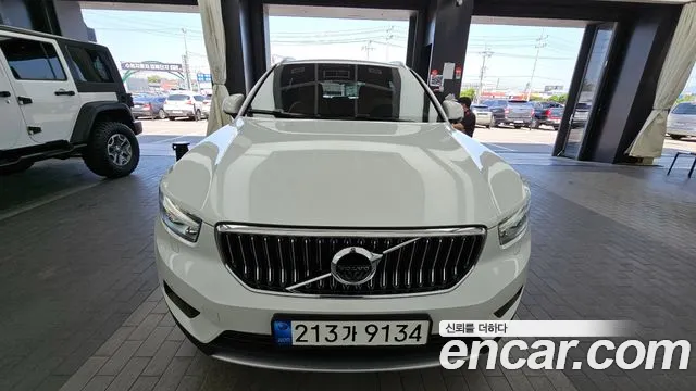 Volvo XC40 2020 thumb 2
