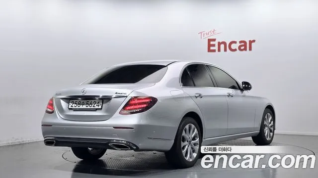 Mercedes-Benz E-Class 2020 thumb 7