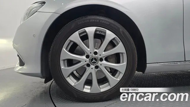 Mercedes-Benz E-Class 2020 thumb 11