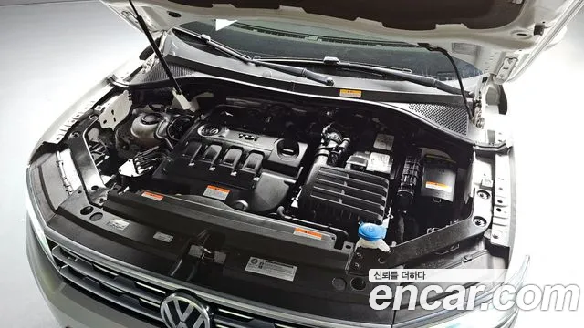Volkswagen Tiguan 2018 thumb 8