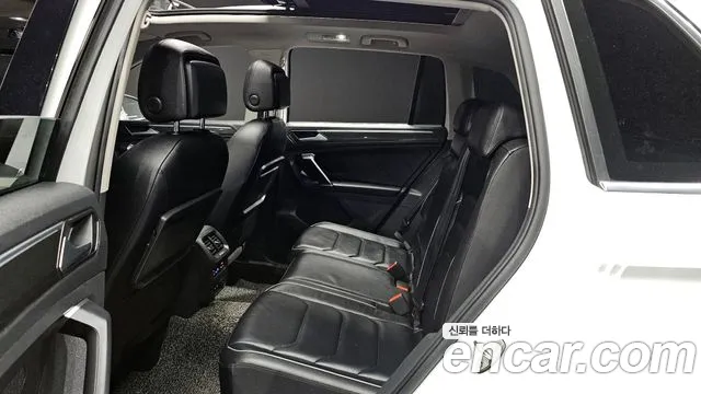 Volkswagen Tiguan 2018 thumb 2