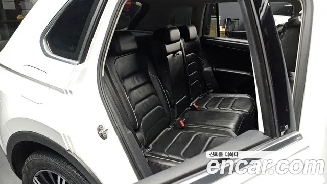 Volkswagen Tiguan 2018 thumb 4