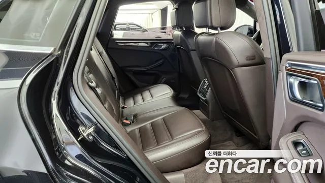 Porsche Macan 2015 thumb 8