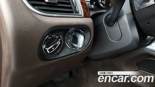 Porsche Macan 2015 thumb 2